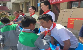 建設希望小學，參與青少年公益活動