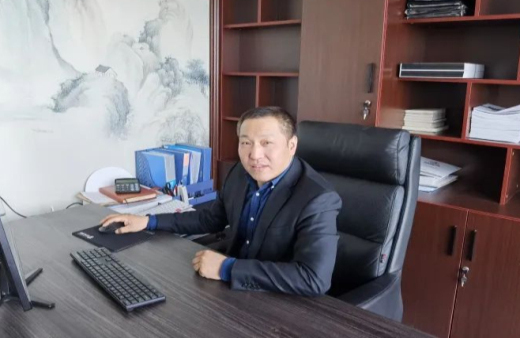 “世”在人為 | 世友地板北京經(jīng)銷(xiāo)商嚴(yán)曉華：選擇對(duì)的方向，努力前行闖出一片天